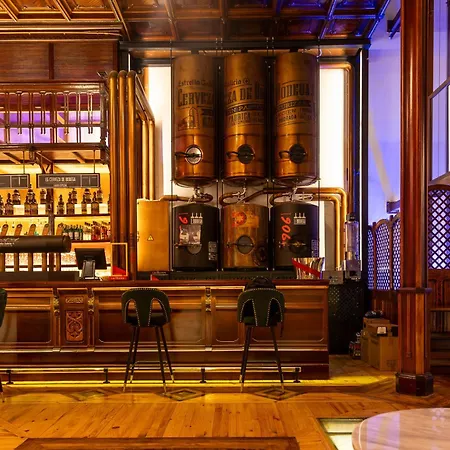 Tres Campanas Hotel 4*