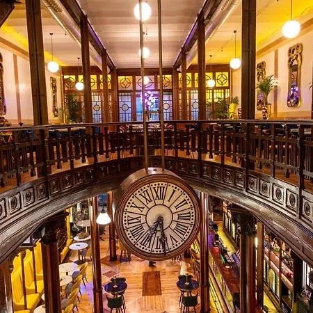 Hotel Tres Campanas 4*