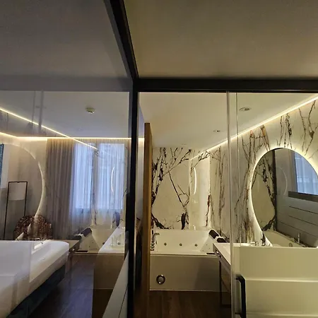 Tres Campanas Hotel 4*