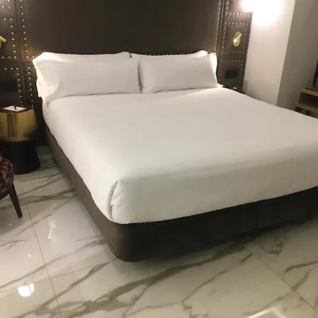 Hotel Tres Campanas