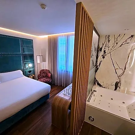 Tres Campanas 4* باداخوز