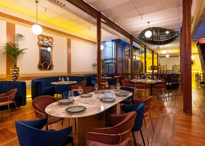 Отель Tres Campanas Бадахос