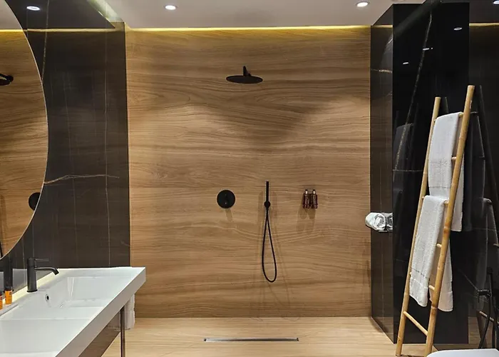 Отель Tres Campanas