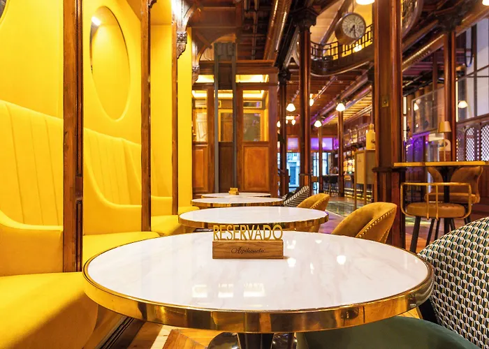 Отель Tres Campanas 4*